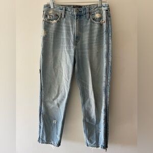 Abercrombie & Fitch Annie High Rise Girlfriend Light Wash Zipper Jeans